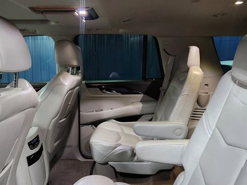 Used 2015 Cadillac Escalade Premium image 20