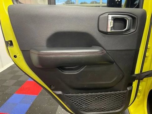 Used 2024 Jeep Wrangler Unlimited Rubicon AWD/4WD image 12