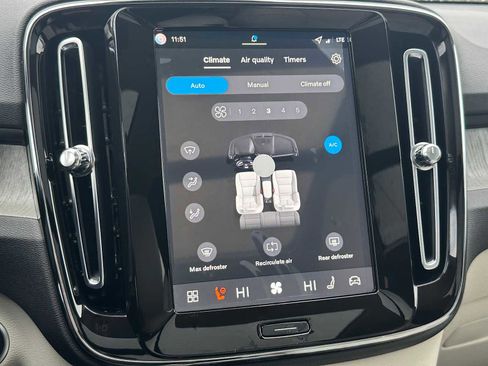 New 2026 Volvo XC40 B5 Ultra w/ Climate Package image 24