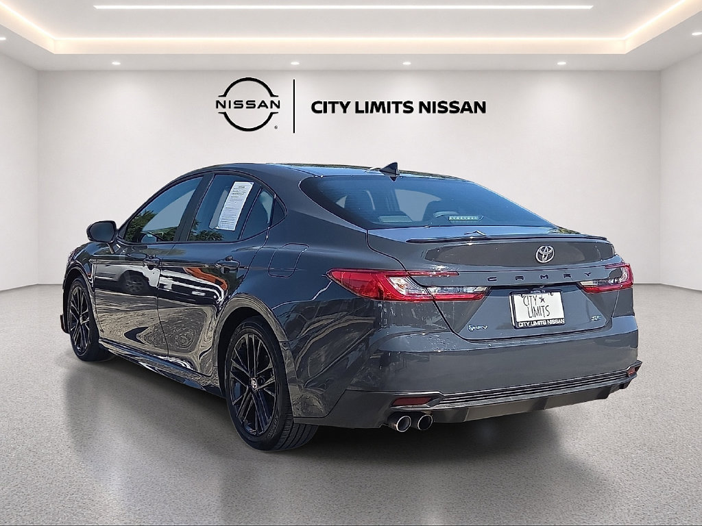 Used 2026 Toyota Camry SE FWD image 9