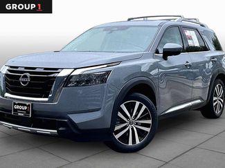Used 2025 Nissan Pathfinder Platinum w/ Cargo Package FWD video 1
