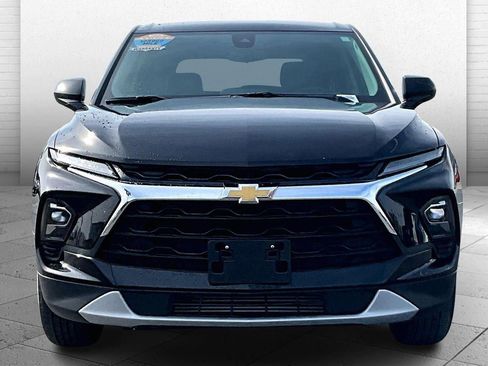 Used 2025 Chevrolet Blazer LT image 2