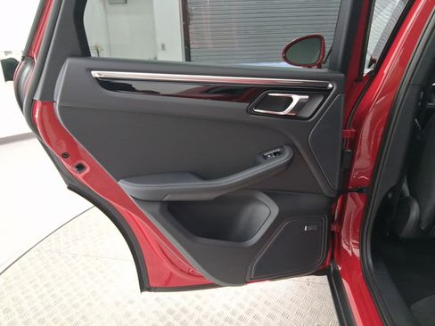 New 2026 Porsche Macan image 29