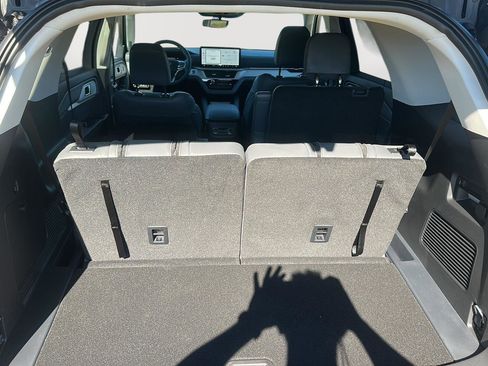 New 2026 Ford Explorer Active w/ Active Comfort Package image 9