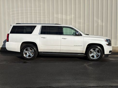 Used 2017 Chevrolet Suburban Premier image 3