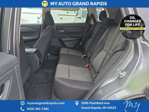 Used 2024 Nissan Rogue SV image 26