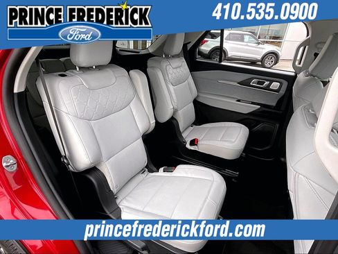 Used 2025 Ford Explorer Platinum w/ Ultimate Package image 26