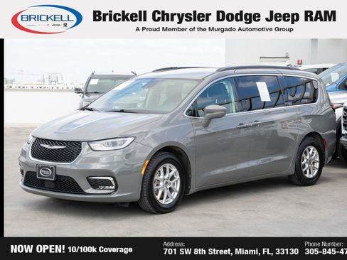 Used 2022 Chrysler Pacifica Touring-L image 1