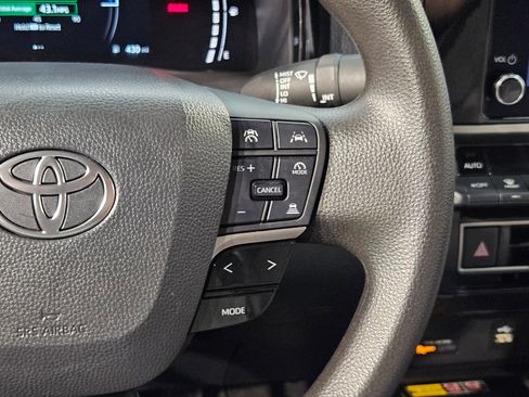 Used 2025 Toyota Camry LE FWD image 28