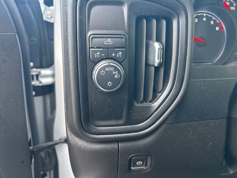 Used 2022 Chevrolet Silverado 1500 Custom image 27