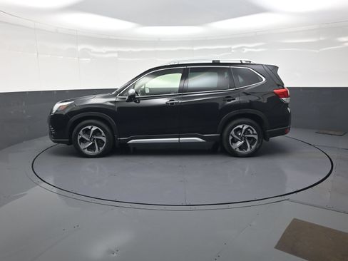 Used 2023 Subaru Forester Touring AWD/4WD image 6