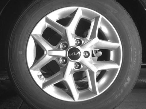 Used 2025 Kia Soul LX w/ LX Technology Package FWD image 14