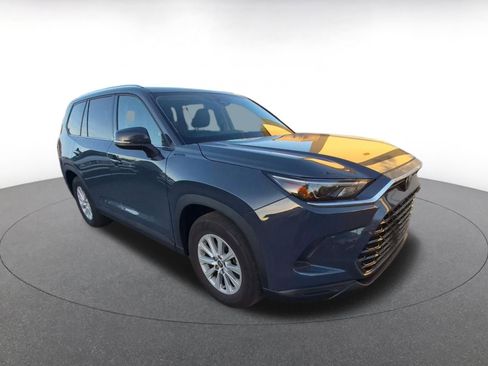 Used 2025 Toyota Grand Highlander FWD image 1