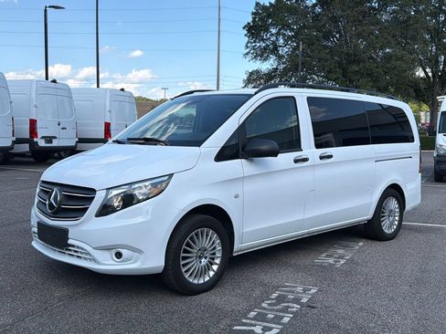 Used 2023 Mercedes-Benz Metris Passenger image 5