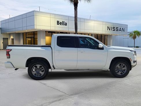 Certified 2025 Nissan Frontier SV RWD image 8