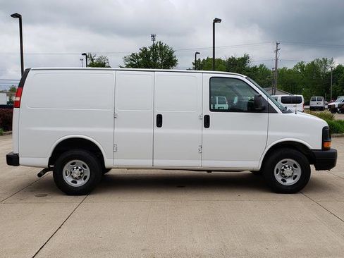 Used 2015 Chevrolet Express 2500 image 7