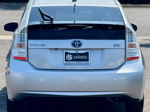 Used 2010 Toyota Prius Three image 2