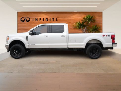 Used 2019 Ford F250 Lariat w/ Lariat Ultimate Package image 4