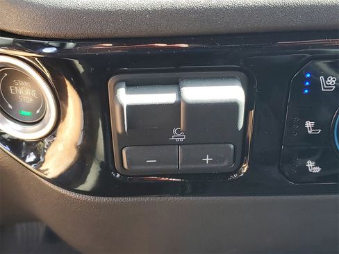 Used 2025 Chevrolet Silverado 1500 ZR2 image 25