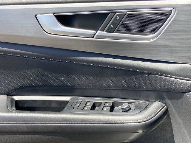 Used 2024 Volkswagen Atlas Cross Sport SE FWD image 19