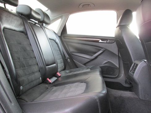 Used 2014 Volkswagen Passat TDI SEL Premium FWD image 24