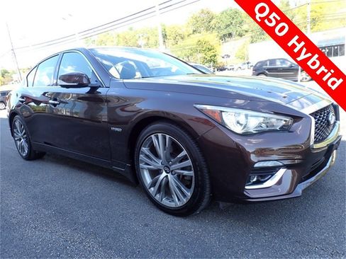 Used 2018 INFINITI Q50 Luxe w/ Cargo Package (L95) image 10