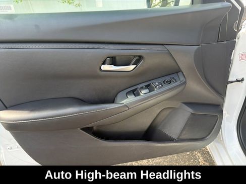Used 2024 Nissan Sentra SV FWD image 11