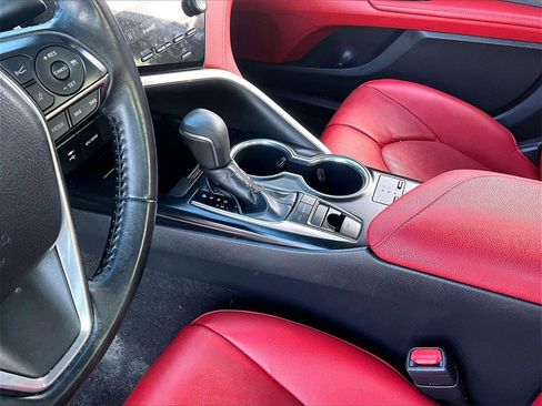 Used 2019 Toyota Camry XSE image 13