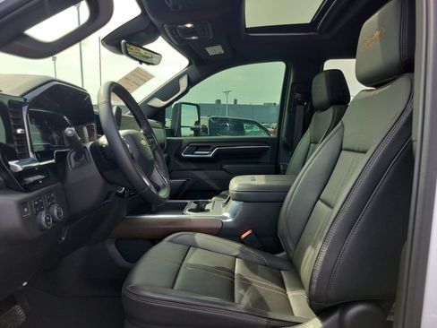 Used 2024 Chevrolet Silverado 3500 High Country w/ High Country Premium Package AWD/4WD image 18