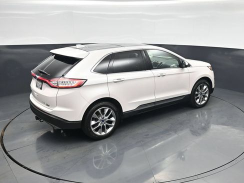 Used 2018 Ford Edge Titanium w/ Equipment Group 302A AWD/4WD image 40