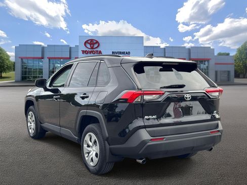 Used 2021 Toyota RAV4 LE AWD/4WD image 6