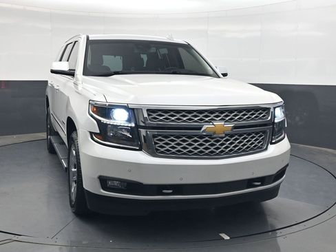 Used 2018 Chevrolet Tahoe LT w/ LT Signature Package AWD/4WD image 2