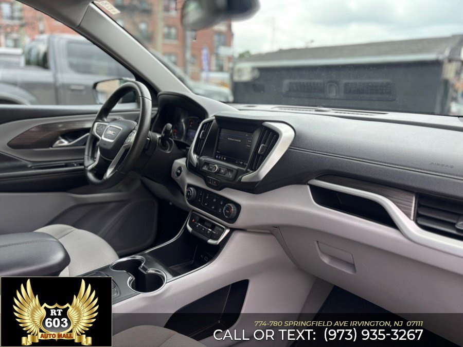 Used 2024 GMC Terrain SLE FWD image 16