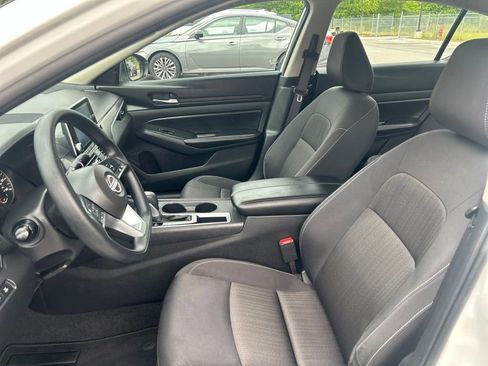 Certified 2025 Nissan Altima 2.5 SV FWD image 11