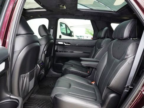 Used 2025 Hyundai Palisade Calligraphy FWD image 24