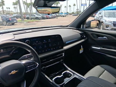 New 2026 Chevrolet Traverse LT w/ Driver Confidence Package FWD image 10
