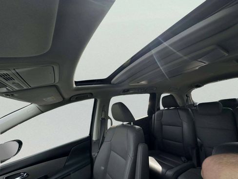 Used 2015 Honda Odyssey Touring Elite image 39