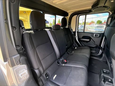Used 2020 Jeep Gladiator Sport w/ Quick Order Package 24S AWD/4WD image 20