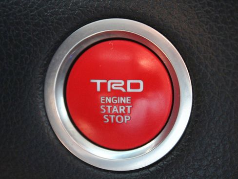 Used 2022 Toyota Tundra Limited w/ TRD Off-Road Package image 7