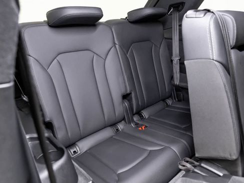 Used 2025 Audi Q7 Premium Plus image 51