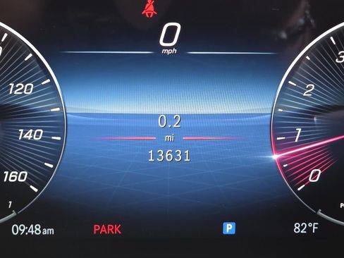 Used 2025 Mercedes-Benz GLE 350 4MATIC image 29