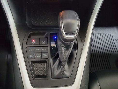 Used 2023 Toyota RAV4 XLE Premium AWD/4WD image 17