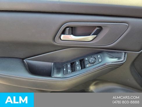 Used 2025 Nissan Rogue SV FWD image 27