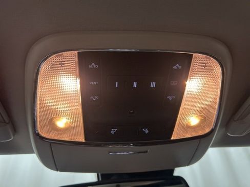 Used 2023 Chrysler 300 Touring L w/ Popular Equipment Group image 22