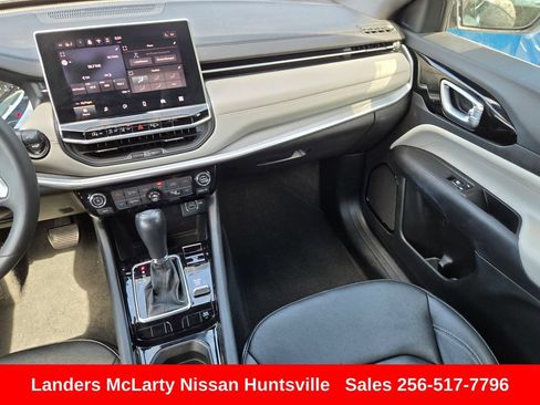 Used 2025 Jeep Compass Limited AWD/4WD image 16