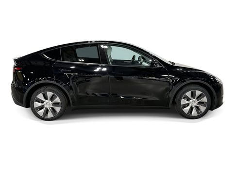 Certified 2023 Tesla Model Y Long Range AWD/4WD image 7