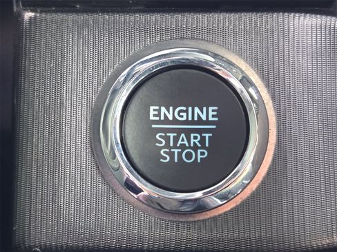 Used 2024 Ford F250 Platinum image 18