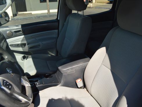 Used 2013 Toyota Tacoma 4x4 Double Cab w/ Convenience Pkg image 14