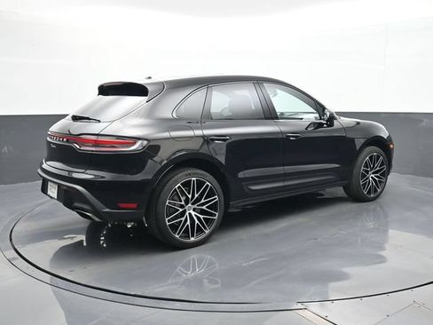 Certified 2025 Porsche Macan AWD/4WD image 21