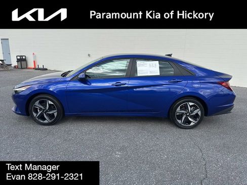 Used 2023 Hyundai Elantra SEL w/ Convenience Package FWD image 4